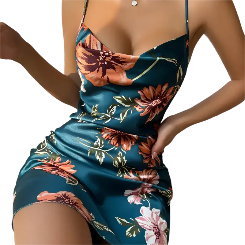 Organic cotton backless sleepwear with floral design. Relaxed fit in breathable material for comfort.