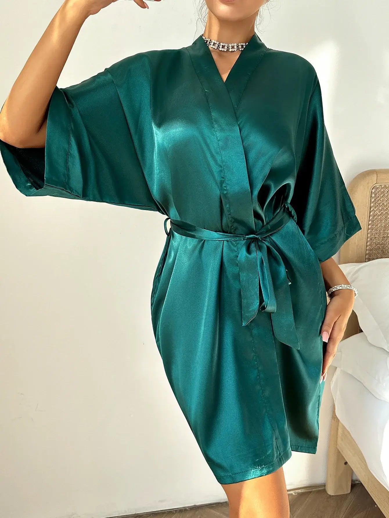 Deluxe kimono nightgown in green organic cotton. Relaxed fit, breathable material for comfort and style.