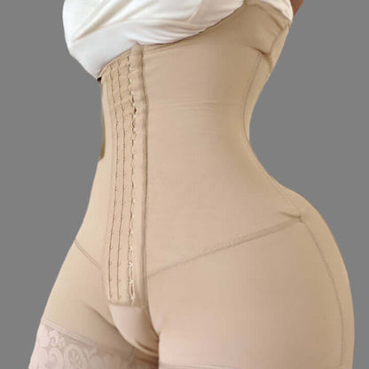 Four-breast elastic corset in organic cotton. Relaxed fit and breathable material for comfort.